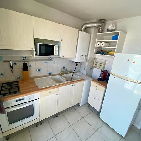 Apartment Avec Balcon - Plages A Pied - Parking