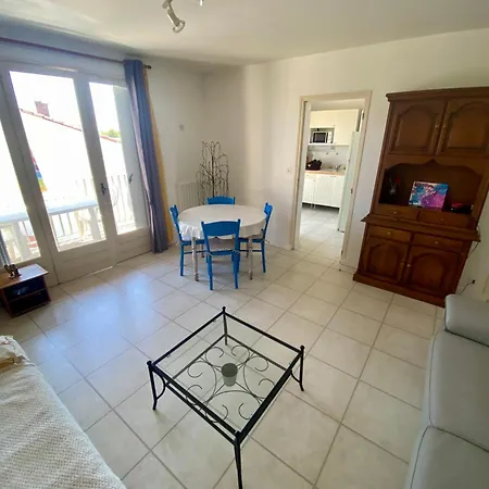 4 Personnes Avec Balcon Et Parking Prive - *